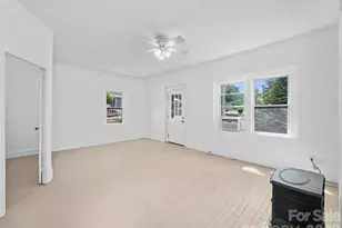 9 Ivy St, Burnsville, NC 28714 - Photo 5