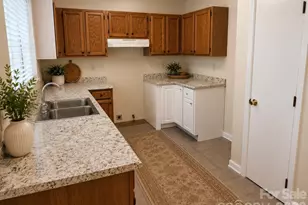 7636 Eastbourne Rd, Charlotte, NC 28227 - Photo 11