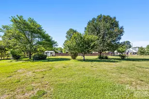 202 Museum Rd, Statesville, NC 28625 - Photo 17