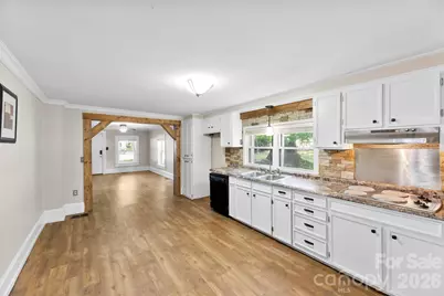 602 E Lee Avenue, Bessemer City, NC 28016 - Photo 13