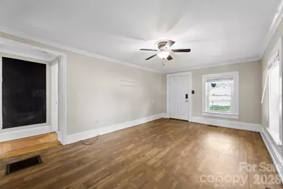 602 E Lee Avenue, Bessemer City, NC 28016 - Photo 11