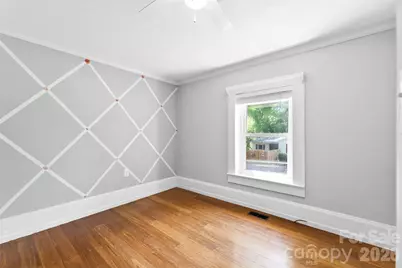 602 E Lee Avenue, Bessemer City, NC 28016 - Photo 7