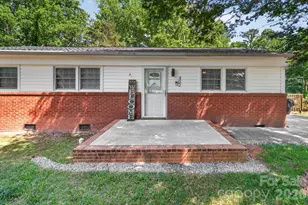 402 Wooddale Dr, Dallas, NC 28034 - Photo 3