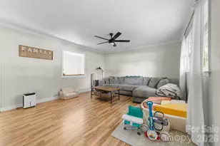 402 Wooddale Dr, Dallas, NC 28034 - Photo 11