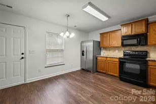 6618 Wicked Oak Ln, Charlotte, NC 28216 - Photo 7