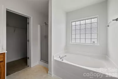 6618 Wicked Oak Lane, Charlotte, NC 28216 - Photo 17