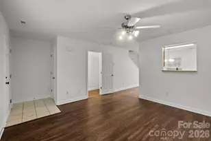 6618 Wicked Oak Ln, Charlotte, NC 28216 - Photo 5