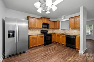 6618 Wicked Oak Ln, Charlotte, NC 28216 - Photo 7