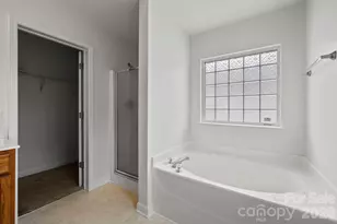 6618 Wicked Oak Ln, Charlotte, NC 28216 - Photo 17