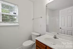 6618 Wicked Oak Ln, Charlotte, NC 28216 - Photo 21