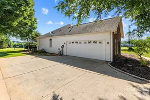 1611 Bradley Dr, Monroe, NC 28112 - Photo 3