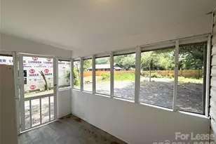 207 Bradford Dr, Charlotte, NC 28208 - Photo 13