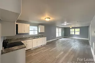 207 Bradford Dr, Charlotte, NC 28208 - Photo 5