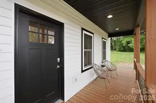 27 Ben Lippen Rd, Asheville, NC 28806 - Photo 5