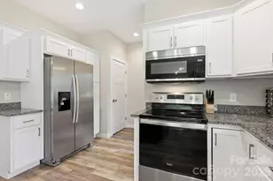 27 Ben Lippen Rd, Asheville, NC 28806 - Photo 19