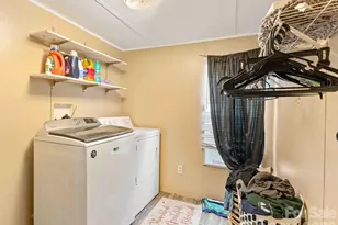 15 Spring St, Candler, NC 28715 - Photo 7
