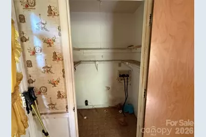 10100 Starwood Drive, Charlotte, NC 28215 - Photo 9
