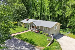 711 Oak Terrace Ln, Hendersonville, NC 28791 - Photo 3