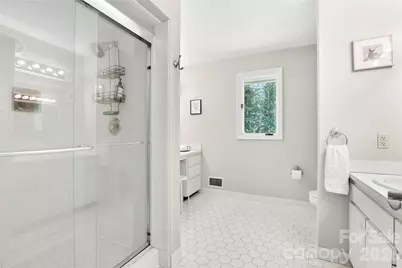 711 Oak Terrace Lane, Hendersonville, NC 28791 - Photo 15