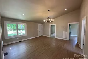 358 N Green River Rd, Gaffney, SC 29341 - Photo 17