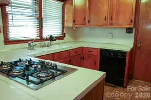 905 S 10th St, Bessemer City, NC 28016 - Photo 23