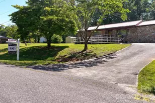 905 S 10th St, Bessemer City, NC 28016 - Photo 13