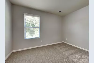 9425 Hartington Place, Charlotte, NC 28269 - Photo 13