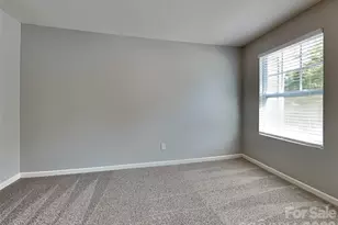 9425 Hartington Pl, Charlotte, NC 28269 - Photo 15