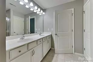 9425 Hartington Pl, Charlotte, NC 28269 - Photo 7