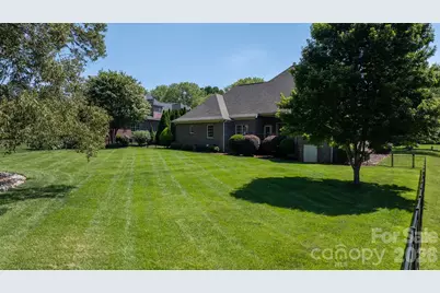 1055 Catawba Greens Drive, Newton, NC 28658 - Photo 39