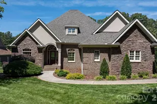 1055 Catawba Greens Dr, Newton, NC 28658 - Photo 1