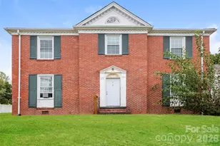 517 Willow St, Mount Airy, NC 27030 - Photo 1