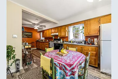 28 Canterbury Road, Asheville, NC 28805 - Photo 11