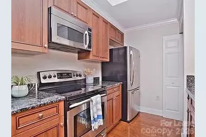 300 W 5th Street, Charlotte, NC 28202 - Photo 7