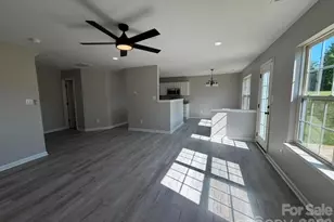 8207 Belmont Stables Dr, Charlotte, NC 28216 - Photo 11