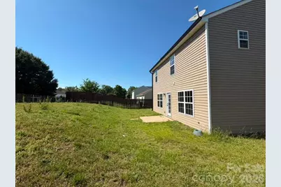 8207 Belmont Stables Drive, Charlotte, NC 28216 - Photo 3