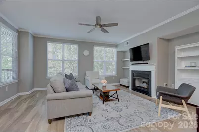 405 W 7th Street #303, Charlotte, NC 28202 - Photo 3