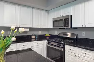 405 W 7th St, Charlotte, NC 28202 - Photo 15