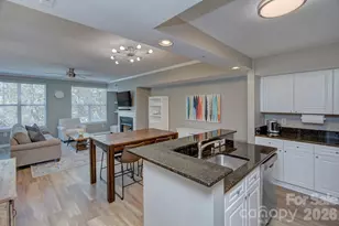 405 W 7th St, Charlotte, NC 28202 - Photo 9