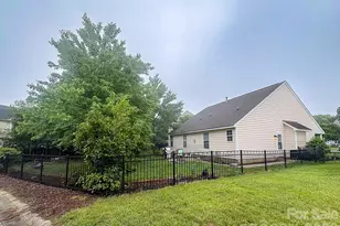 5702 Vine Ct, Indian Trail, NC 28079 - Photo 3