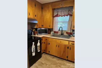 9108 Wilson Heights Avenue, Hildebran, NC 28637 - Photo 5