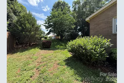 9108 Wilson Heights Avenue, Hildebran, NC 28637 - Photo 11