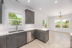 32 Oak Hill Rd, Candler, NC 28715 - Photo 13