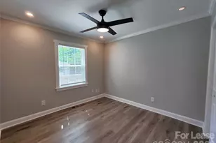 411 W 6th Ave, Gastonia, NC 28052 - Photo 9