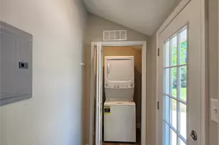 411 W 6th Ave, Gastonia, NC 28052 - Photo 15