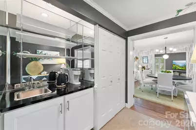 6613 Rocky Falls Road, Charlotte, NC 28211 - Photo 7