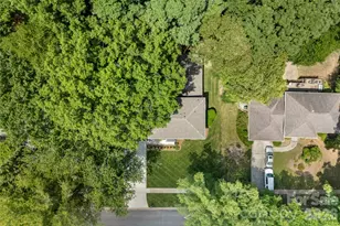 6613 Rocky Falls Rd, Charlotte, NC 28211 - Photo 39