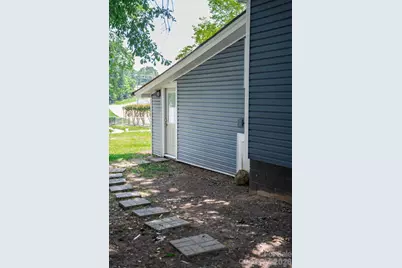 1215 W Fourth Avenue, Gastonia, NC 28052 - Photo 17