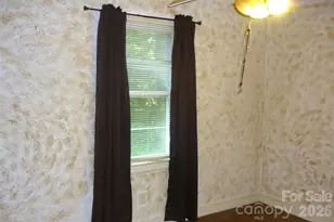 407 N Pear St, Gastonia, NC 28054 - Photo 23