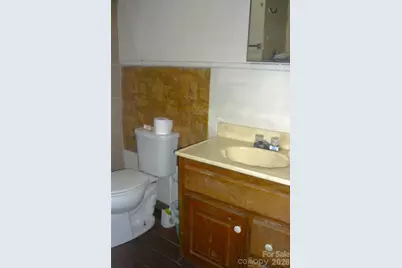 407 N Pear Street, Gastonia, NC 28054 - Photo 31